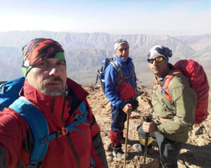 صعود جمعی از کارکنان هلدینگ رایزکو به قله دماوند